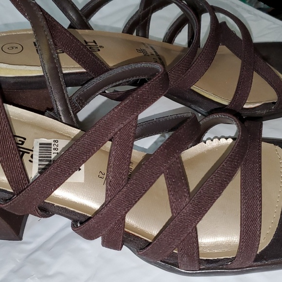 Highlights Brand Brown 3" Heel Sandals Size 9M - Picture 2 of 8